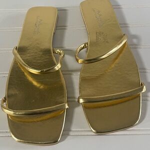 NWOT Luyi Wei Womens Flat Gold Metallic EU Size 42 US 10.5 Sandal Shoe